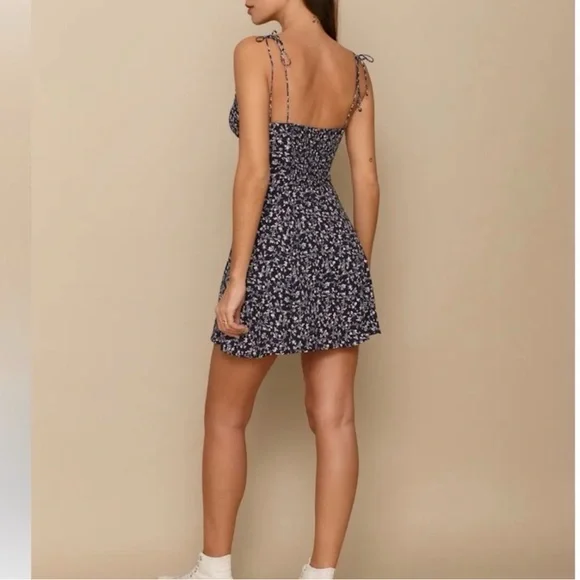 Reformation Saskia mini dress in blue floral print, size 6 - Picture 2 of 6